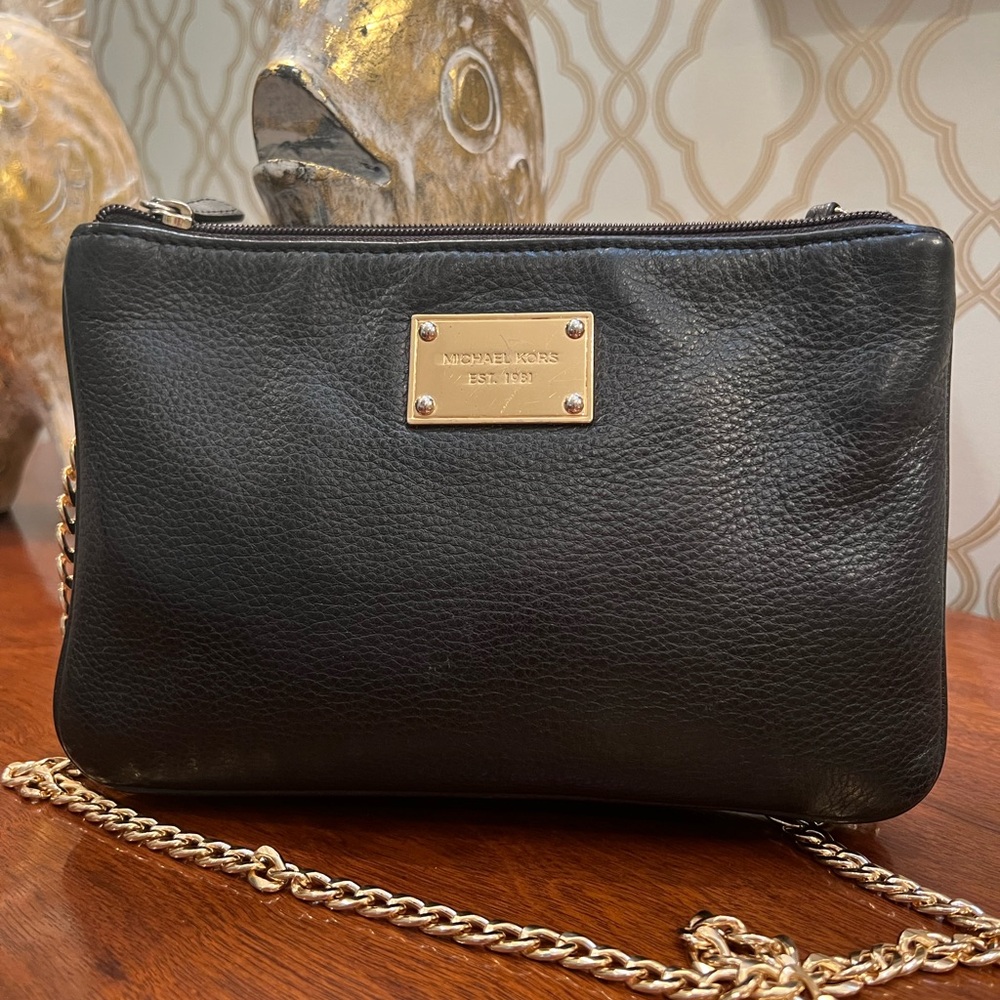 Michael Kors Bedford Gusset Triple Zip Pebbled Buckle Leather Crossbody - Picture 3 of 11